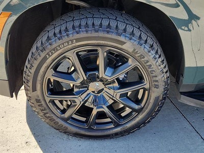 2025 Chevrolet Suburban RST