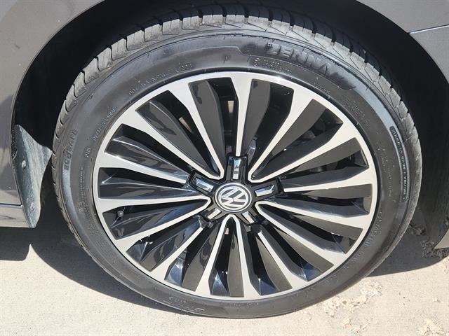 2022 Volkswagen Passat 2.0T Limited Edition