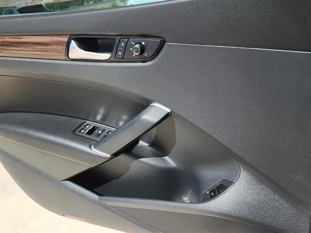 2022 Volkswagen Passat 2.0T Limited Edition