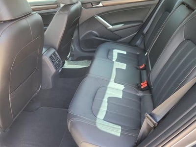 2022 Volkswagen Passat 2.0T Limited Edition