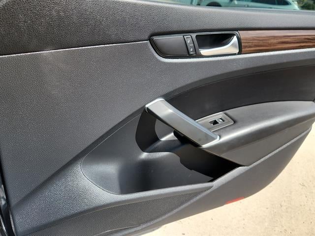 2022 Volkswagen Passat 2.0T Limited Edition