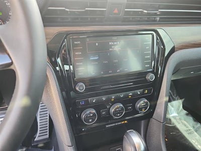 2022 Volkswagen Passat 2.0T Limited Edition