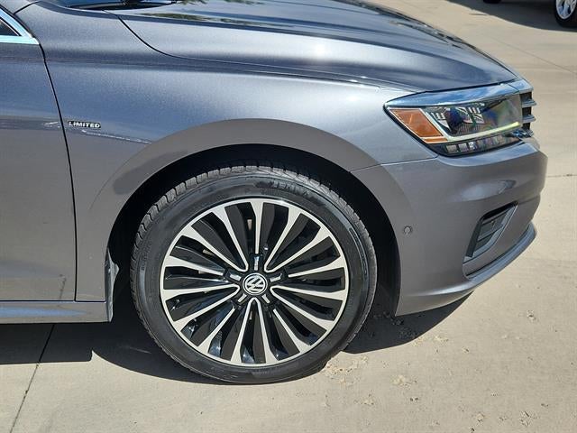 2022 Volkswagen Passat 2.0T Limited Edition