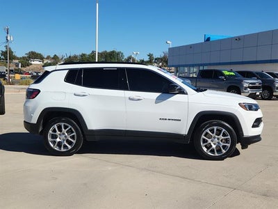 2023 Jeep Compass Latitude Lux
