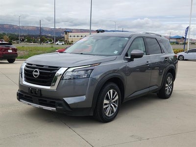2025 Nissan Pathfinder SL