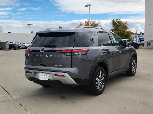 2025 Nissan Pathfinder SL