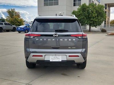 2025 Nissan Pathfinder SL